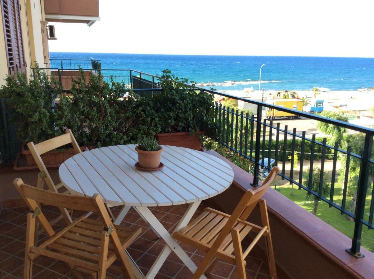 Golfo Di Tindari Apartments Falcone Exterior photo