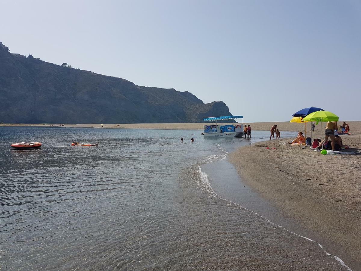 Golfo Di Tindari Apartments Falcone Exterior photo